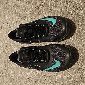 Size 8 Nike running tennis shoes (OBO)